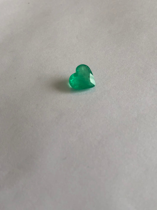 Esmeralda talla corazón 3.0 CT