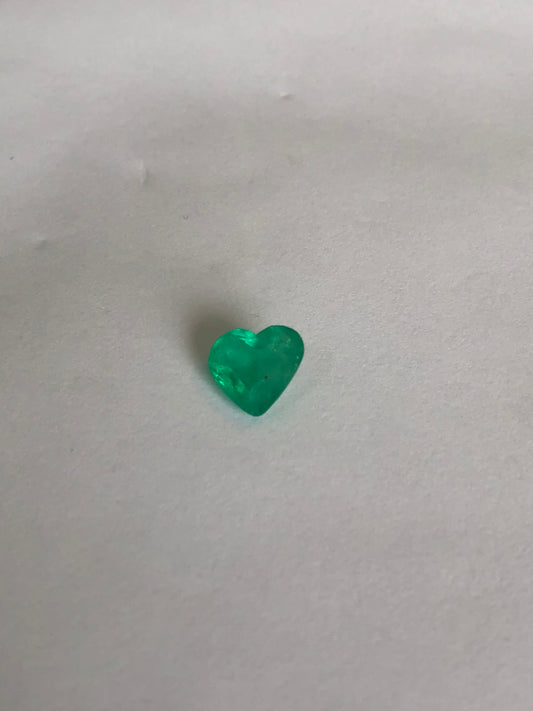 Esmeralda talla corazón 3.0 CT