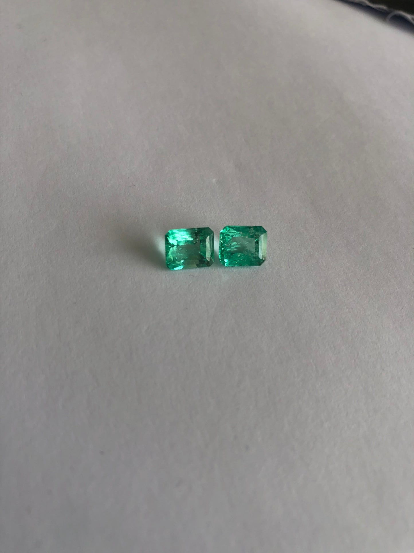 Par de esmeraldas Colombianas talla cuadrada 3.05